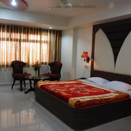 Hotel Grand Arjun Rāipur Екстериор снимка