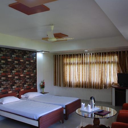 Hotel Grand Arjun Rāipur Екстериор снимка