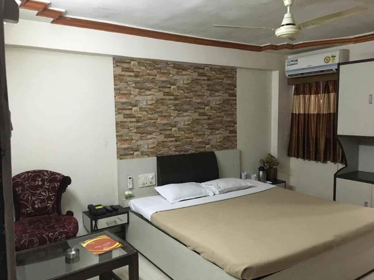 Hotel Grand Arjun Rāipur Екстериор снимка