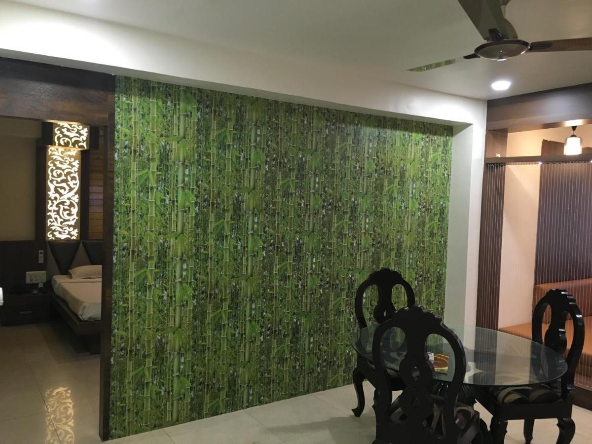 Hotel Grand Arjun Rāipur Екстериор снимка