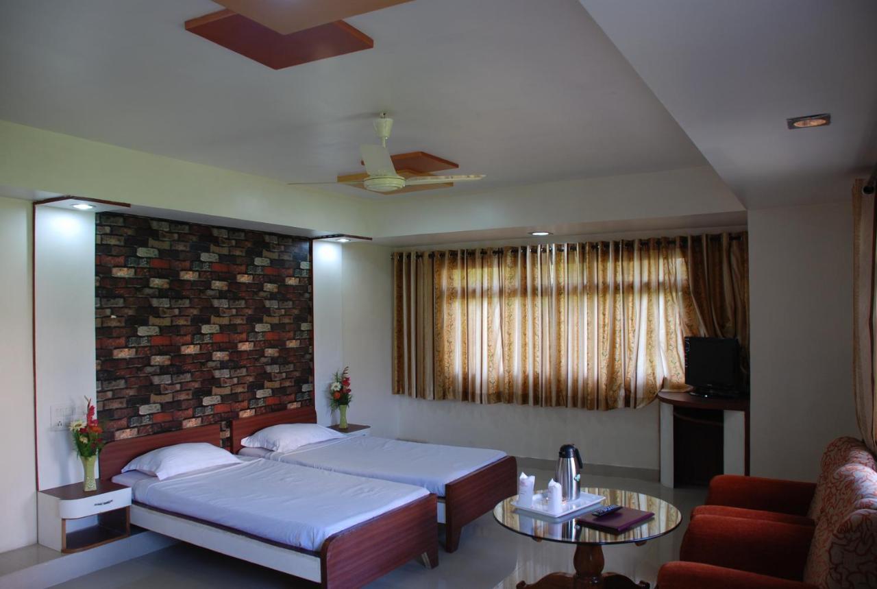 Hotel Grand Arjun Rāipur Екстериор снимка
