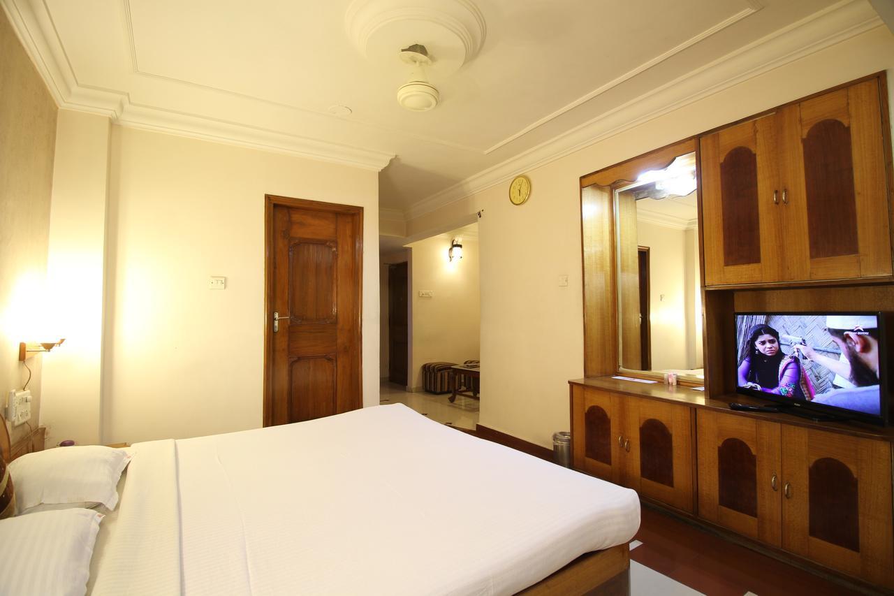 Hotel Grand Arjun Rāipur Екстериор снимка