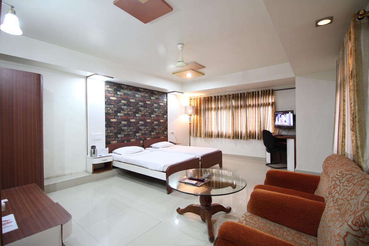 Hotel Grand Arjun Rāipur Екстериор снимка
