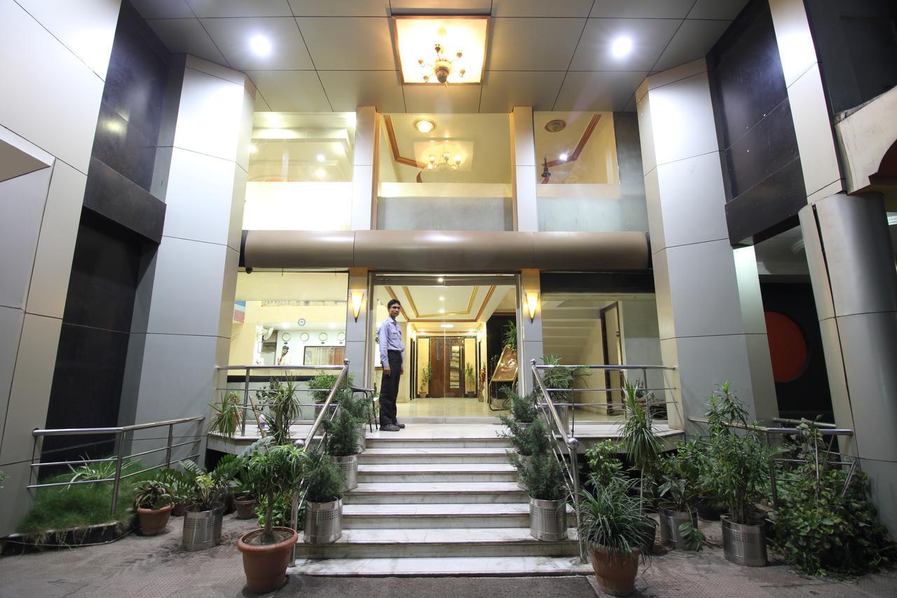 Hotel Grand Arjun Rāipur Екстериор снимка