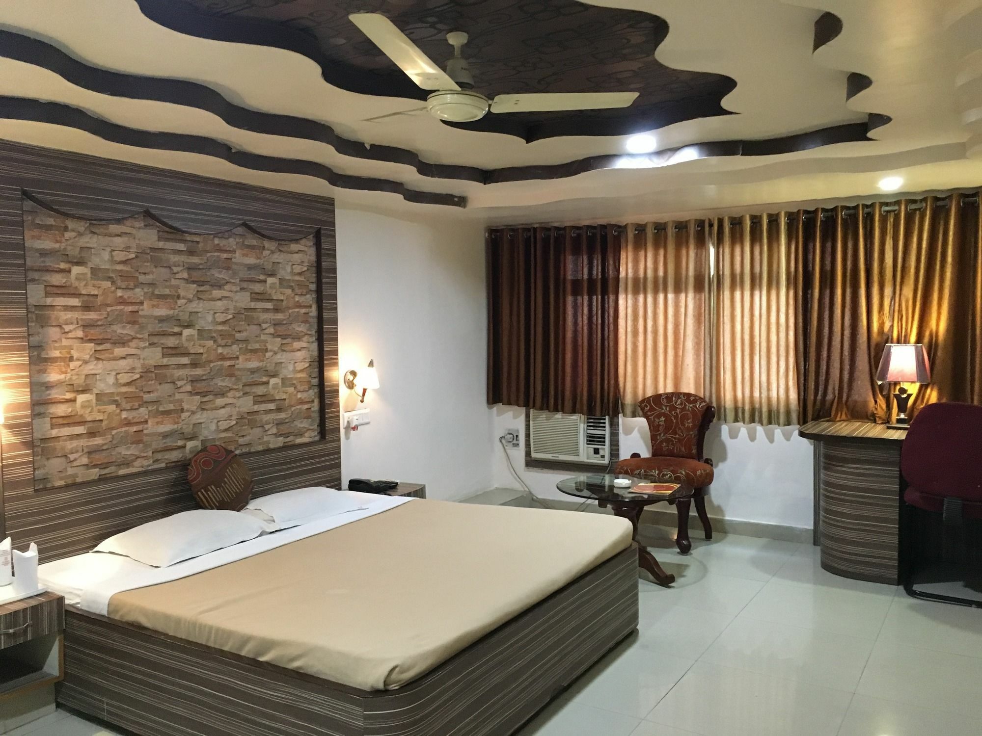 Hotel Grand Arjun Rāipur Екстериор снимка